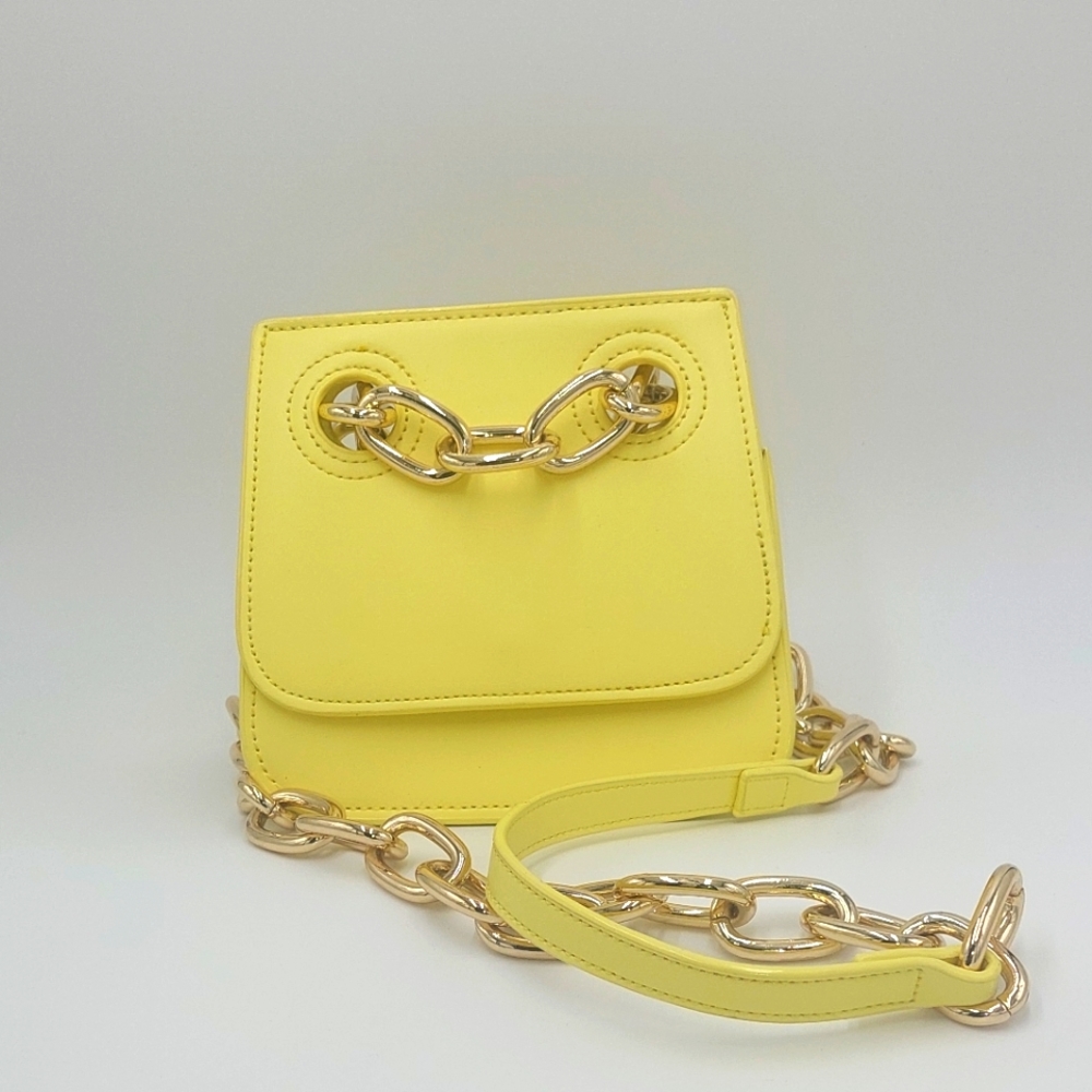 *Like New Crossbody Bag*